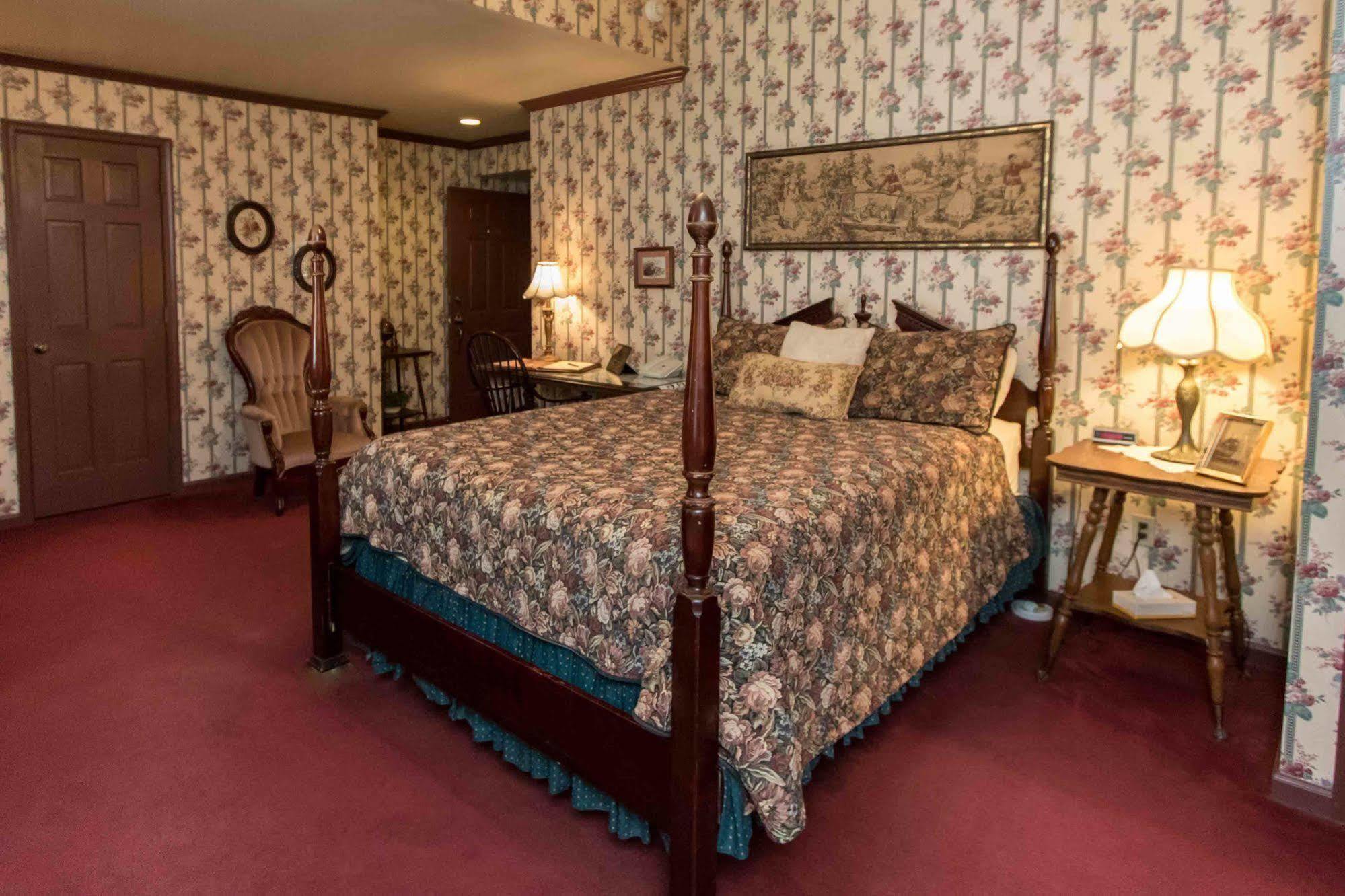 The Globe Bed & Breakfast East Greenville