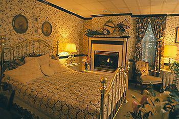 The Globe 4* East Greenville